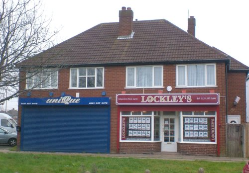 Unique Salon and Lockleys, corner of Peak House Rd 2007